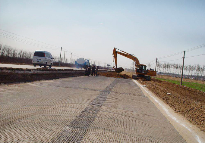钢塑土工格栅应用于沥青混凝土道路拓宽